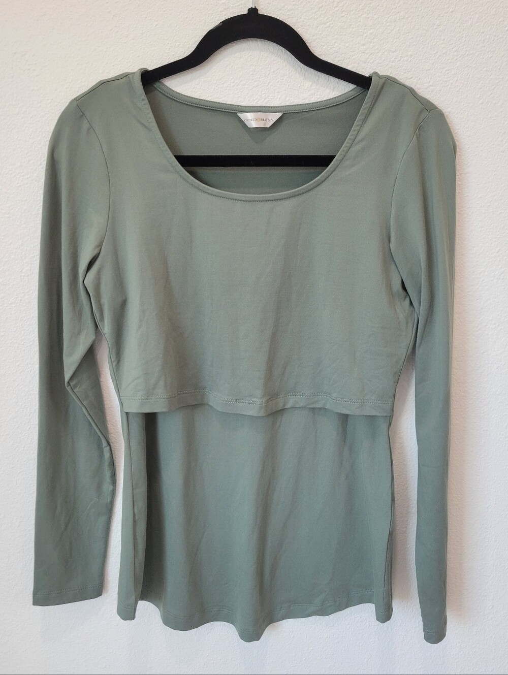 Kindred Bravely Womens S Sage Green Nursing Top Buttery Soft Maternity Shirt